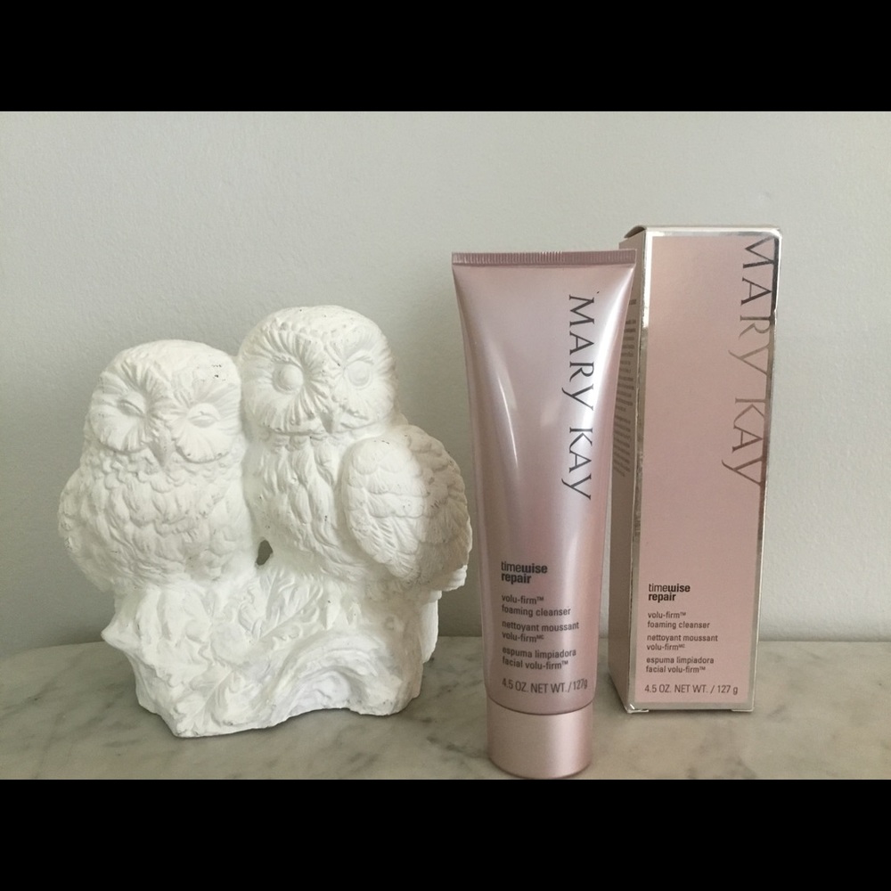 TimeWise Repair Volu-firm Cleanser NIB. Great for Sensative Skin. 4.5 oz